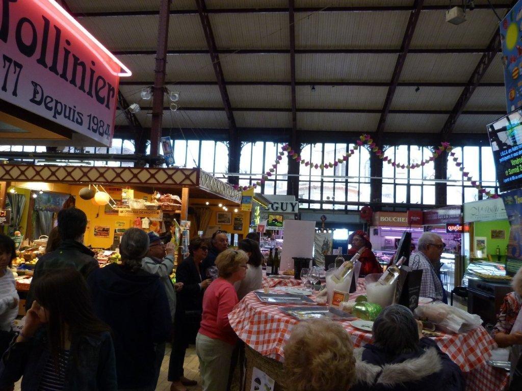 halles_narbonne_tout_un_fromage_aveyronnais_aop_fitou_confrerie_la_mesnie_roquefort_papillon_societe_fourme_d_ambert_bergers_larzac_23_mai_2014-57