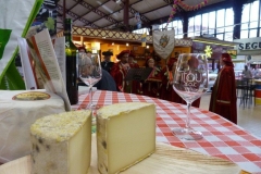 halles_narbonne_tout_un_fromage_aveyronnais_aop_fitou_confrerie_la_mesnie_roquefort_papillon_societe_fourme_d_ambert_bergers_larzac_23_mai_2014-30