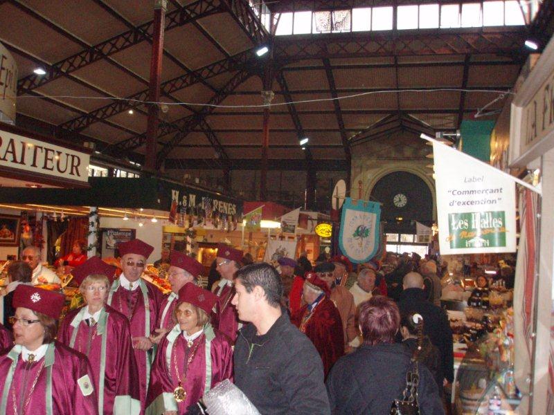 Halles_Narbonne_-_Cure_jus_de_raisin_&_Confreries_2008_(11)
