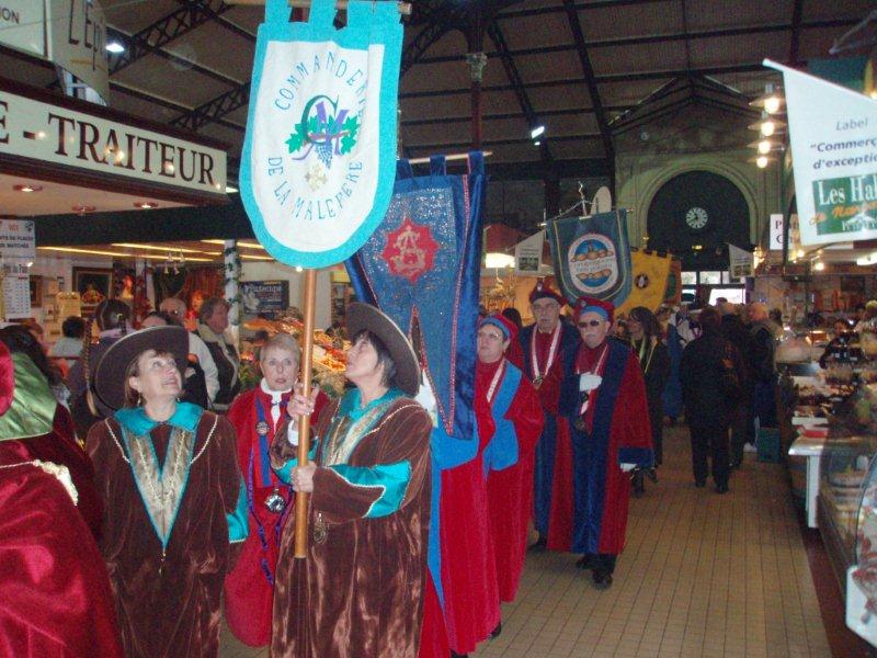 Halles_Narbonne_-_Cure_jus_de_raisin_&_Confreries_2008_(12)
