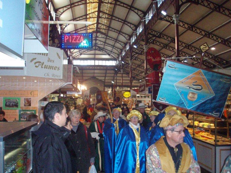 Halles_Narbonne_-_Cure_jus_de_raisin_&_Confreries_2008_(17)