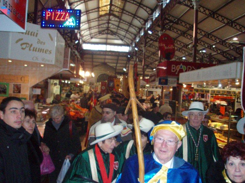 Halles_Narbonne_-_Cure_jus_de_raisin_&_Confreries_2008_(18)