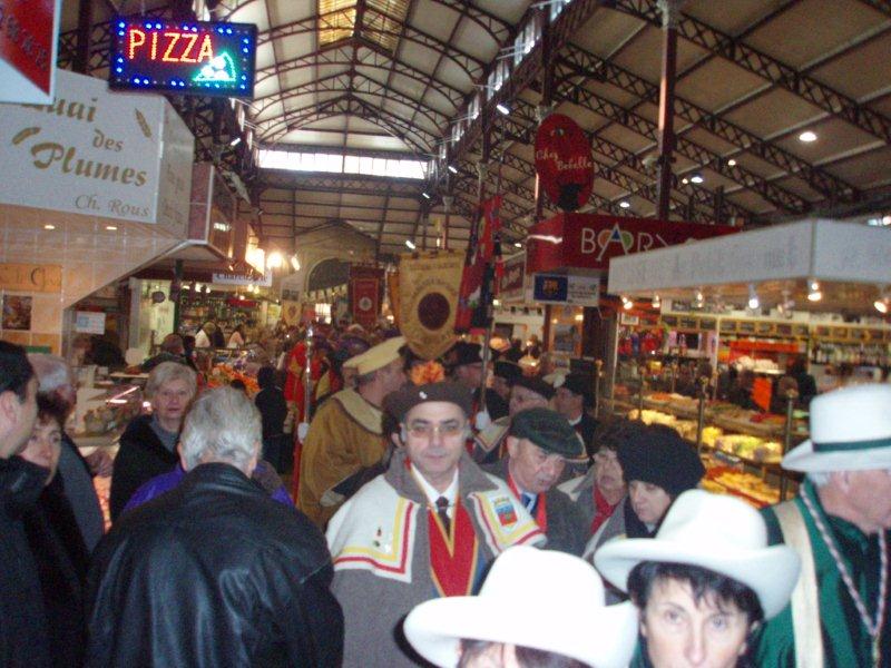 Halles_Narbonne_-_Cure_jus_de_raisin_&_Confreries_2008_(19)
