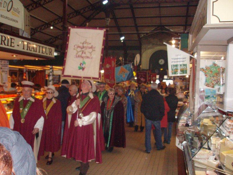 Halles_Narbonne_-_Cure_jus_de_raisin_&_Confreries_2008_(5)