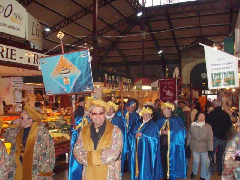 Halles_Narbonne_-_Cure_jus_de_raisin_&_Confreries_2008_(7)