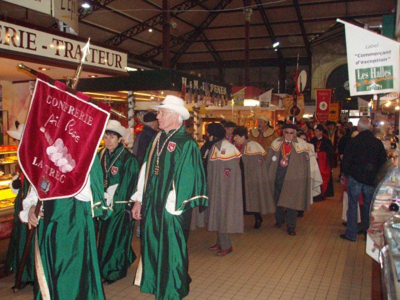 Halles_Narbonne_-_Cure_jus_de_raisin_&_Confreries_2008_(8)