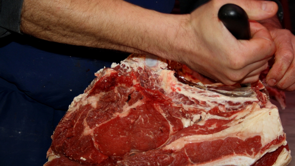Produits_halles_narbonne_boucher_decoupe_viande
