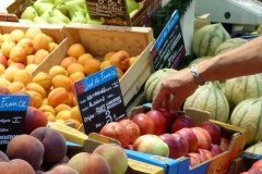 Produits_halles_narbonne_fruits_choix