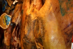 Produits_halles_narbonne_jambon_serrano