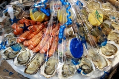 Produits_halles_narbonne_plateau_fruits_de_mer