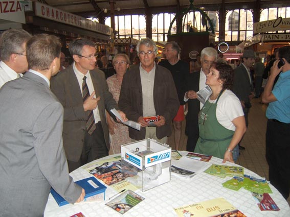 Halles_de_Narbonne_-jevais_aux_Halles_+_Cabas_victor_2006_(6)