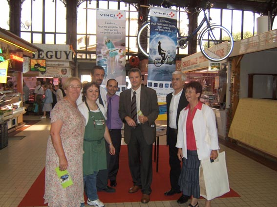 Halles_de_Narbonne_-jevais_aux_Halles_+_Cabas_victor_2006_(9)