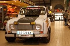 4L-trophy-2011-halles-narbonne-06