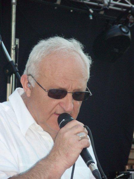 Halles_de_Narbonne_-_Fete_de_la_Musique_2008_(5)