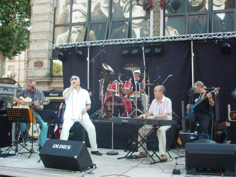 Halles_de_Narbonne_-_Fete_de_la_Musique_2008_(9)