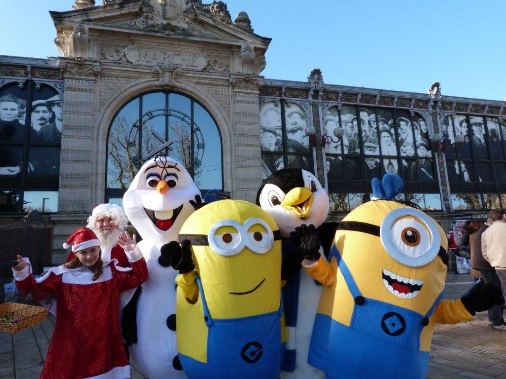 halles_narbonne_noel_animation_pere_noel_mascottes_parade_banda_2016-01