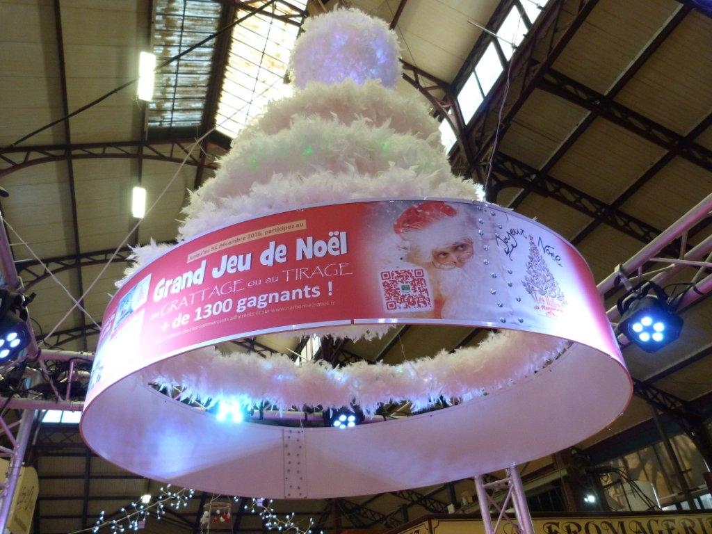 halles_narbonne_noel_animation_pere_noel_mascottes_parade_banda_2016-05