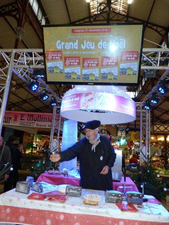 halles_narbonne_noel_animation_roquefort_societe_baragnaudes_sarrat_de_goundy_muscat_jolie_mome_planteur_2016-03