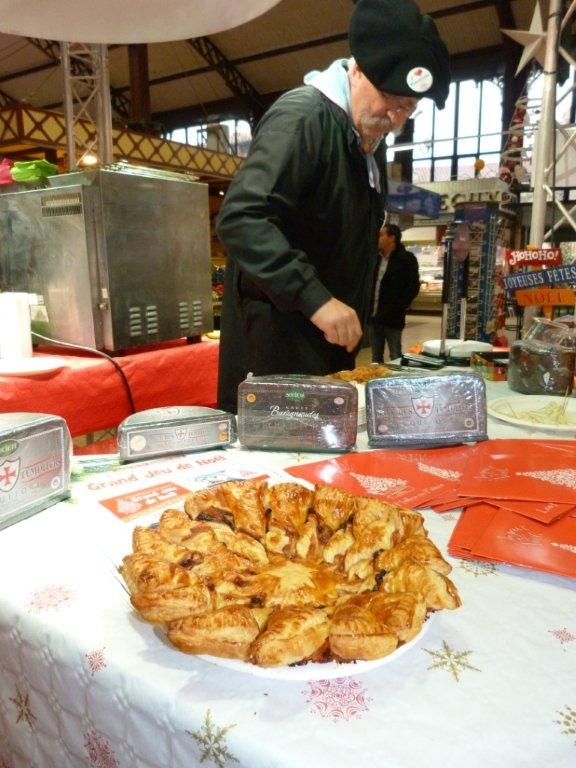 halles_narbonne_noel_animation_roquefort_societe_baragnaudes_sarrat_de_goundy_muscat_jolie_mome_planteur_2016-18