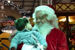 halles_narbonne_noel_animation_pere_noel_mascottes_parade_banda_2016-10