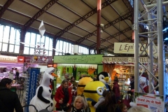 halles_narbonne_noel_animation_pere_noel_mascottes_parade_banda_2016-11