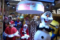 halles_narbonne_noel_animation_pere_noel_mascottes_parade_fanfare_2016-05