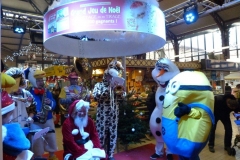 halles_narbonne_noel_animation_pere_noel_mascottes_parade_fanfare_2016-08