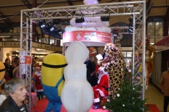 halles_narbonne_noel_animation_pere_noel_mascottes_parade_fanfare_2016-12