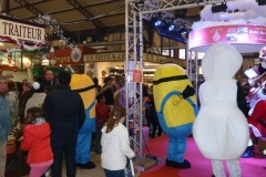 halles_narbonne_noel_animation_pere_noel_mascottes_parade_fanfare_2016-13