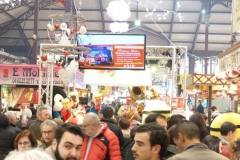 halles_narbonne_noel_animation_pere_noel_mascottes_parade_fanfare_2016-17