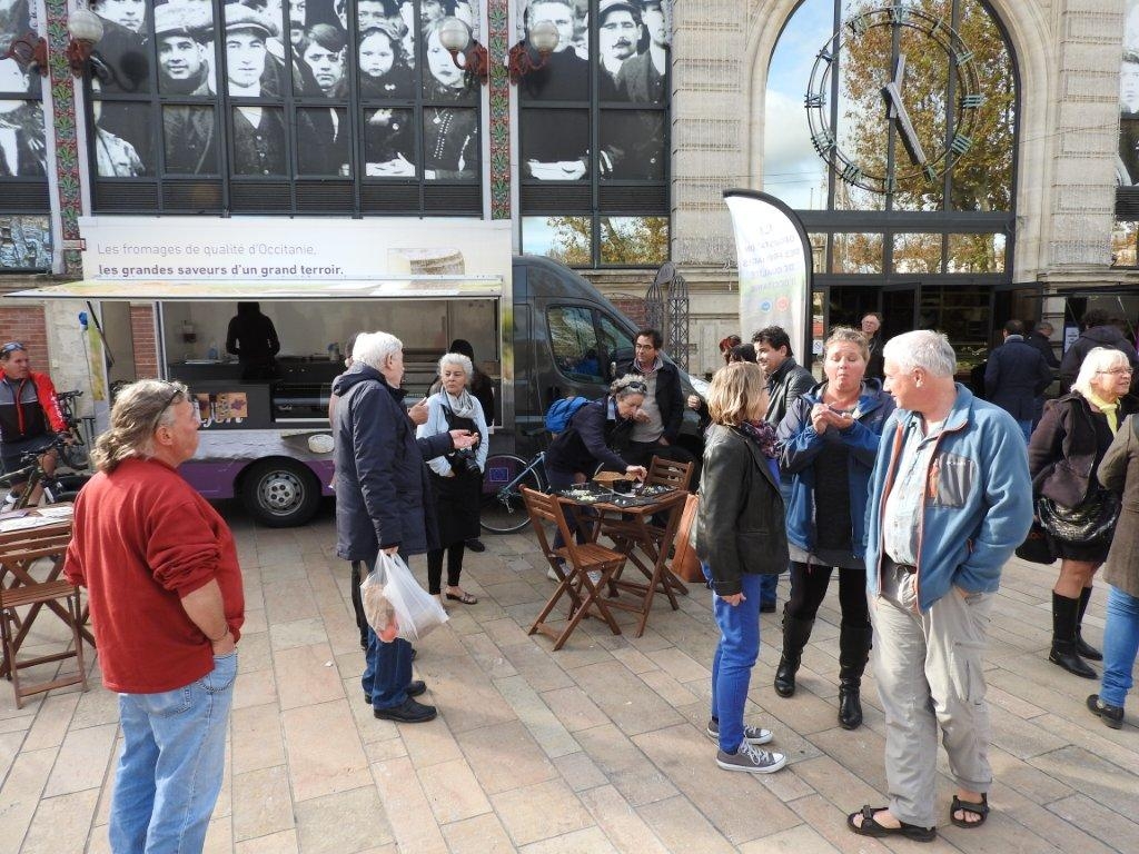 halles_narbonne_fromage_occitanie_irqualim_degustation_pelardon_rocamadour_bleu-des-causses_roquefort_tomme-pyrenees_laguiole_aop_igp21