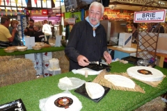 halles_narbonne_animation_fromage_brie_de_meaux_brie_de_melun_saint-faron_7