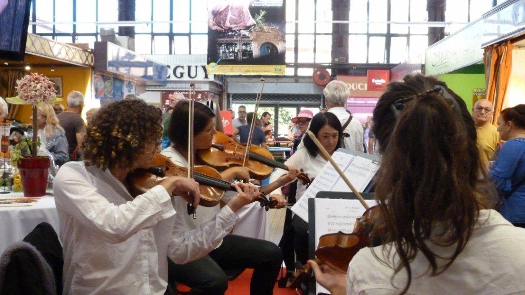 halles_narbonne_fete_de_la_gastronomie_gastronomissimes_buffet_violons_quatuor_en_cevennes_24-09-2017-28