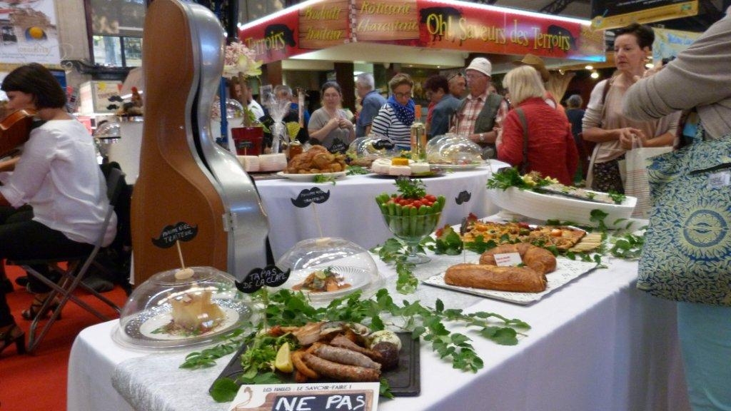 halles_narbonne_fete_de_la_gastronomie_gastronomissimes_buffet_violons_quatuor_en_cevennes_24-09-2017-37