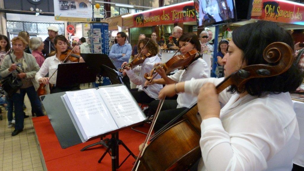 halles_narbonne_fete_de_la_gastronomie_gastronomissimes_buffet_violons_quatuor_en_cevennes_24-09-2017-38