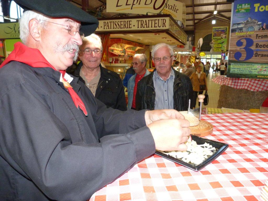 halles_narbonne_tout_un_fromage_cercle_occitan_la_clape_consulat_septimanie_24_mai_2014-04