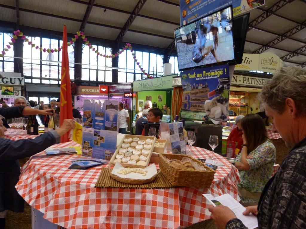 halles_narbonne_tout_un_fromage_cercle_occitan_la_clape_consulat_septimanie_24_mai_2014-06