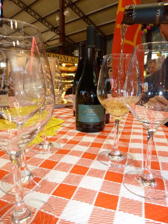 halles_narbonne_tout_un_fromage_cercle_occitan_la_clape_consulat_septimanie_24_mai_2014-15