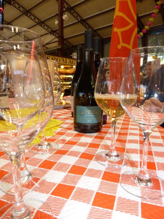 halles_narbonne_tout_un_fromage_cercle_occitan_la_clape_consulat_septimanie_24_mai_2014-16