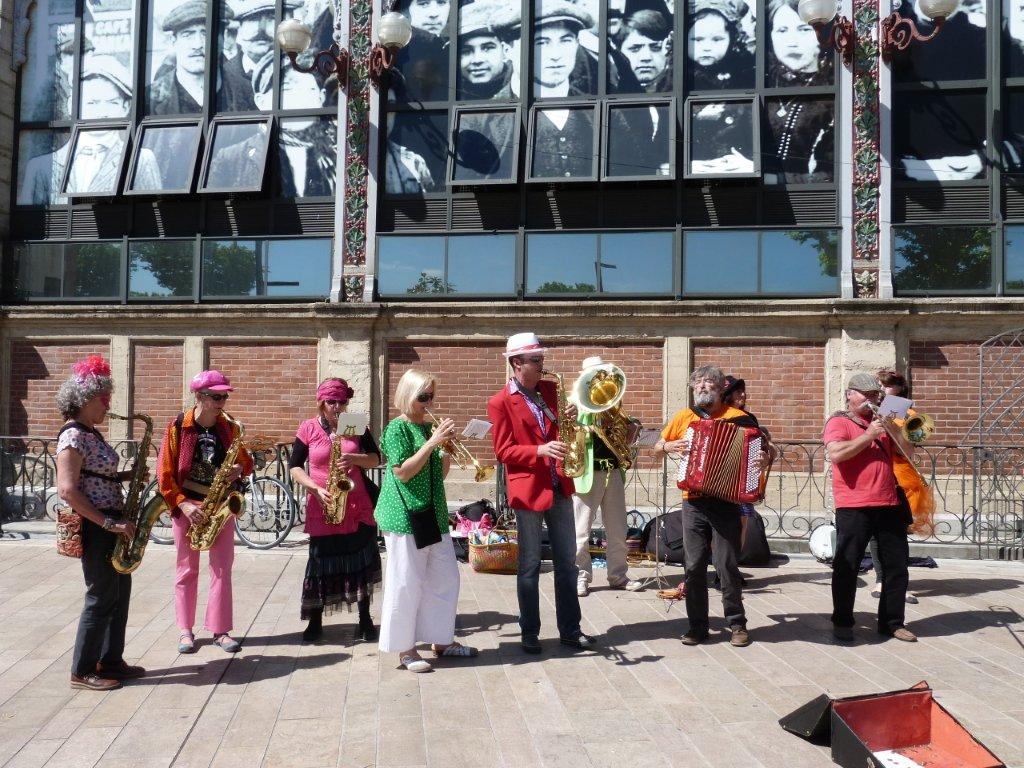 halles_narbonne_tout_un_fromage_cercle_occitan_la_clape_consulat_septimanie_24_mai_2014-18