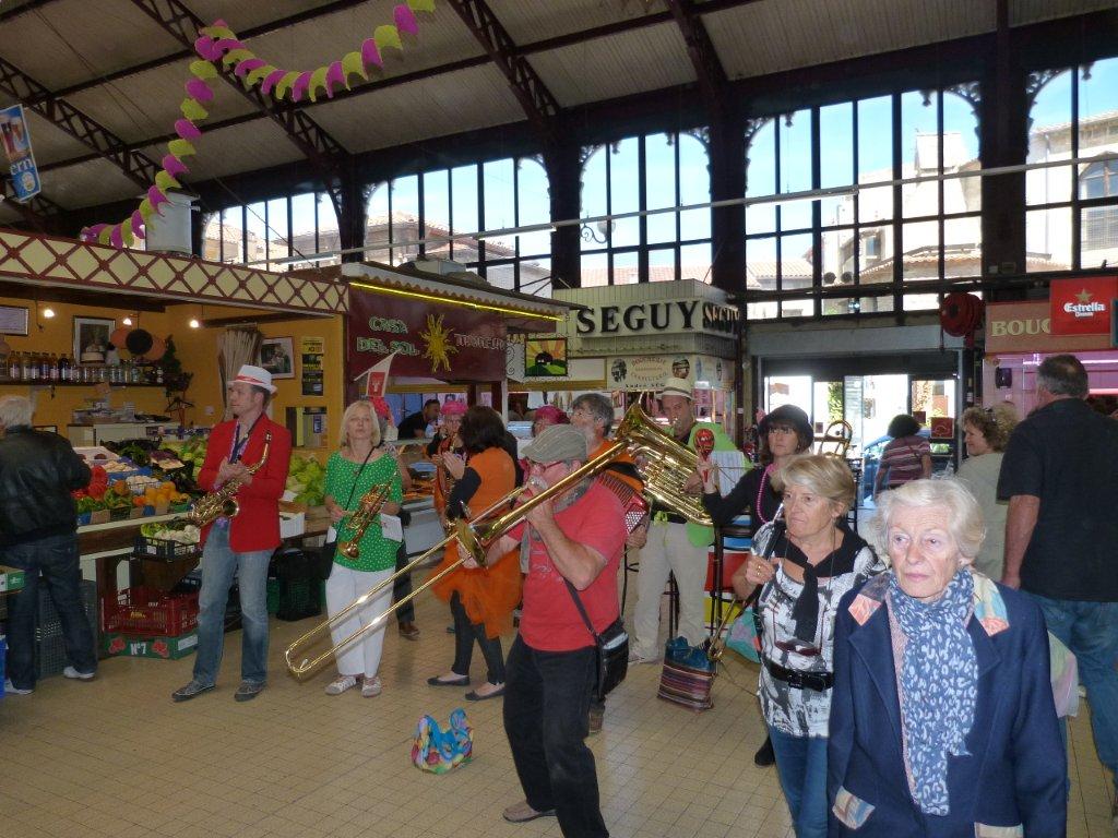 halles_narbonne_tout_un_fromage_cercle_occitan_la_clape_consulat_septimanie_24_mai_2014-26