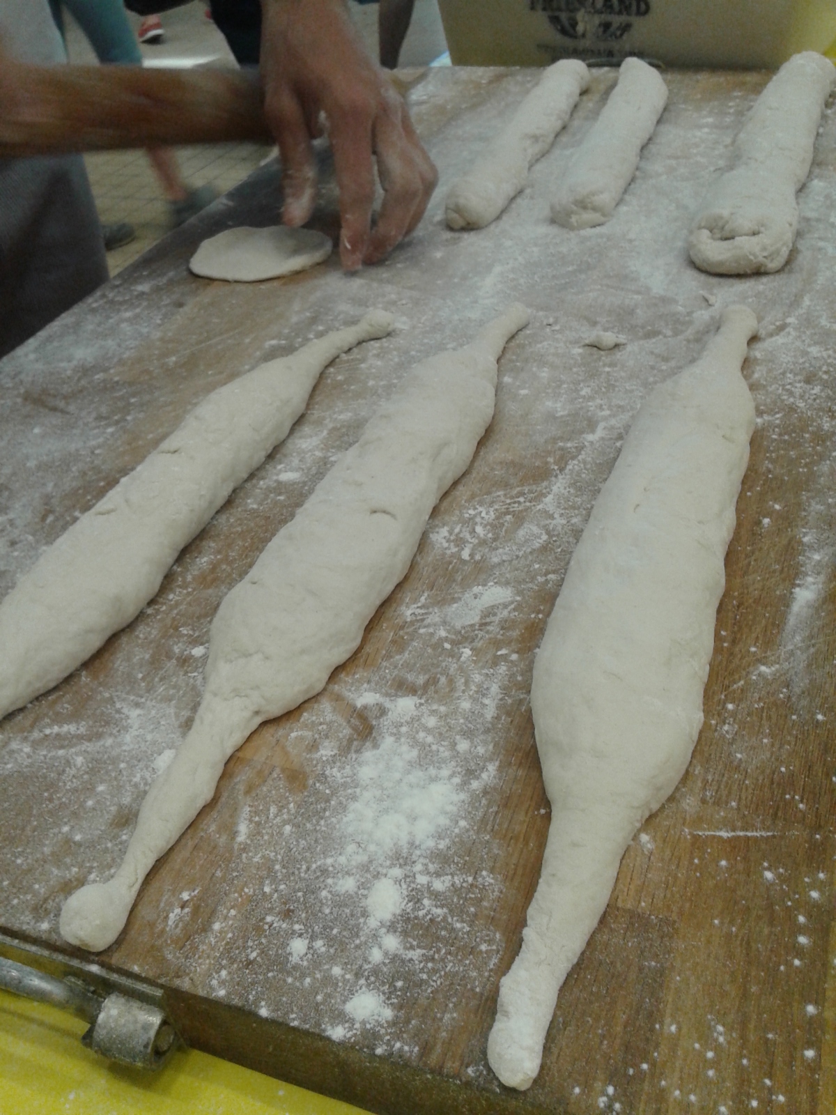 les_halles_de_narbonne_animation_pain_boulangers_boulangerie_epi-d-or_14_mai_2015-07