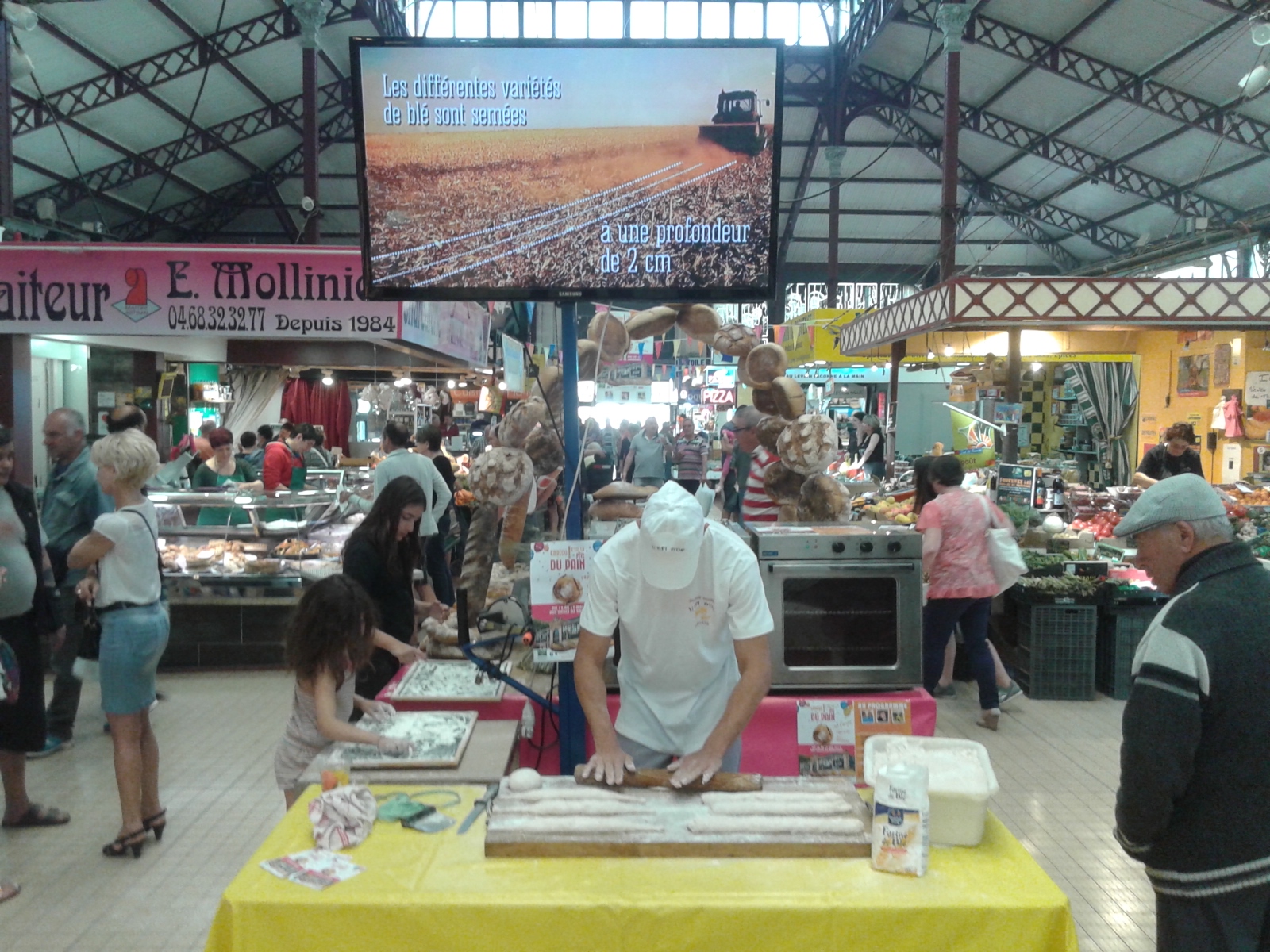 les_halles_de_narbonne_animation_pain_boulangers_boulangerie_epi-d-or_14_mai_2015-08