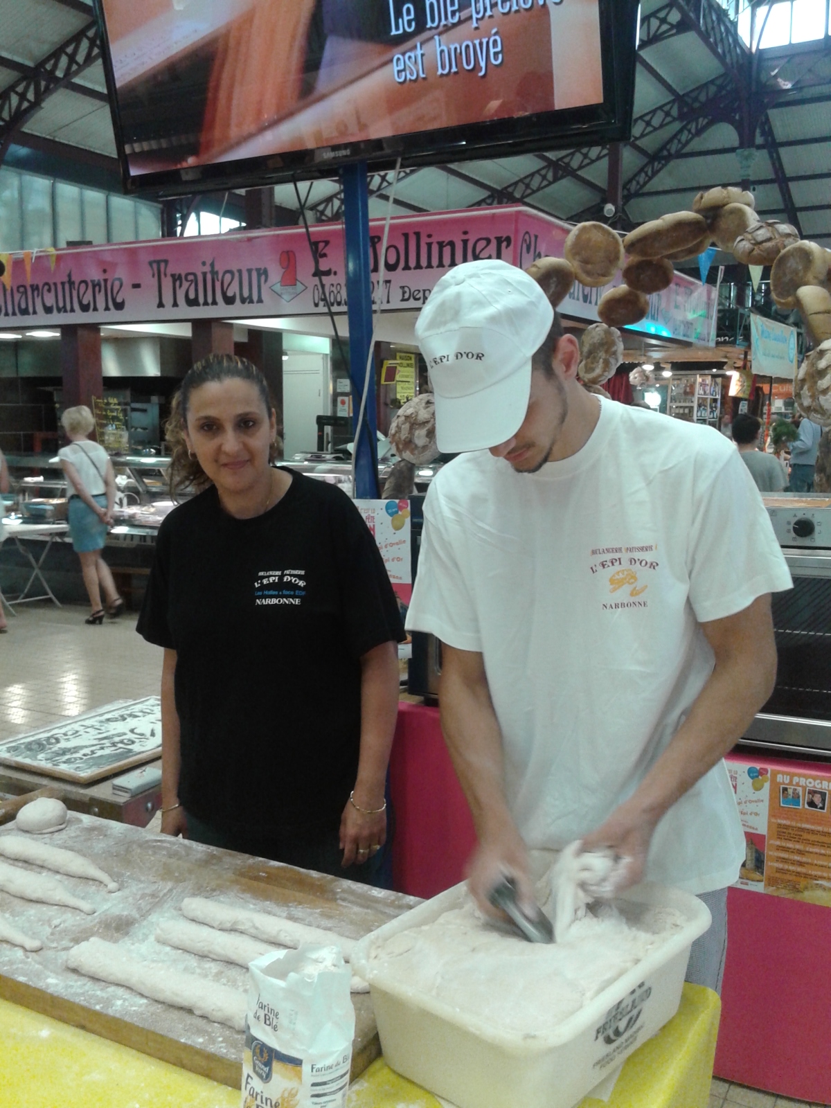 les_halles_de_narbonne_animation_pain_boulangers_boulangerie_epi-d-or_14_mai_2015-09