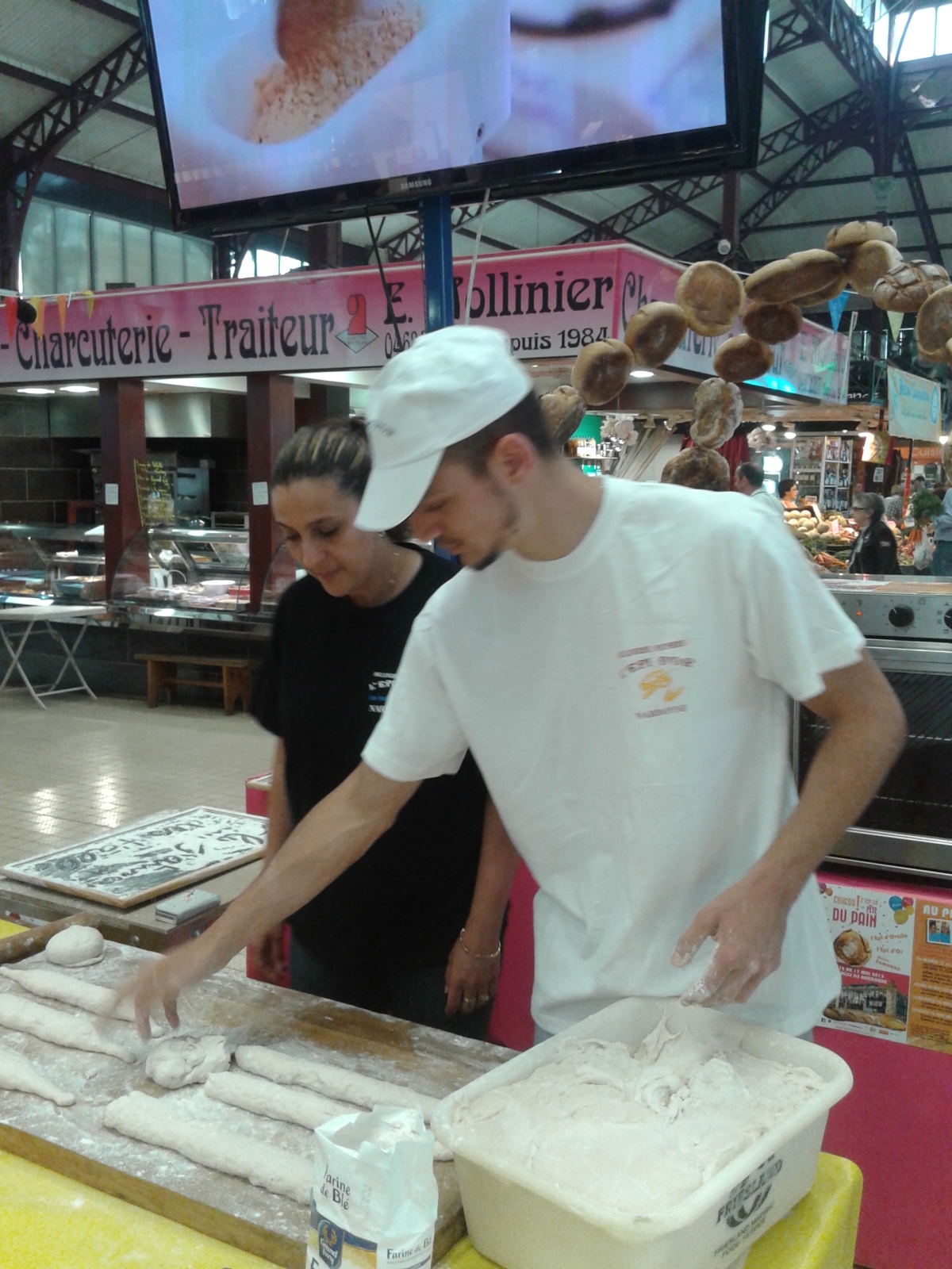 les_halles_de_narbonne_animation_pain_boulangers_boulangerie_epi-d-or_14_mai_2015-10