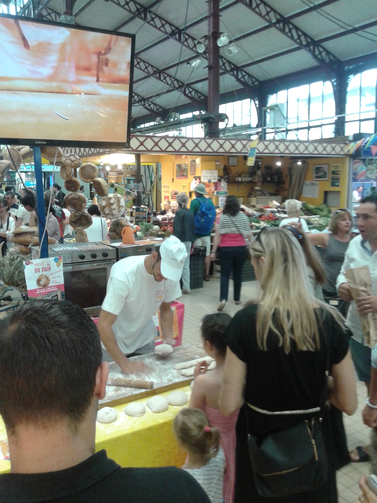 les_halles_de_narbonne_animation_pain_boulangers_boulangerie_epi-d-or_14_mai_2015-14