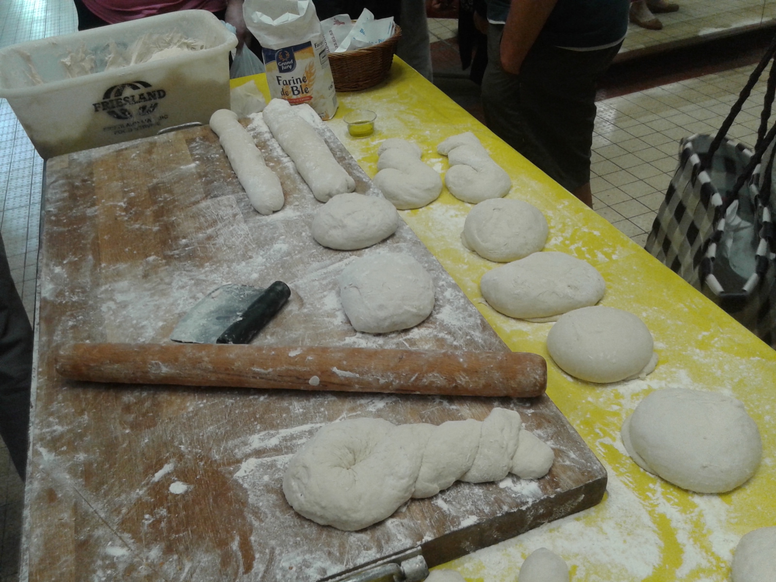 les_halles_de_narbonne_animation_pain_boulangers_boulangerie_epi-d-or_14_mai_2015-16