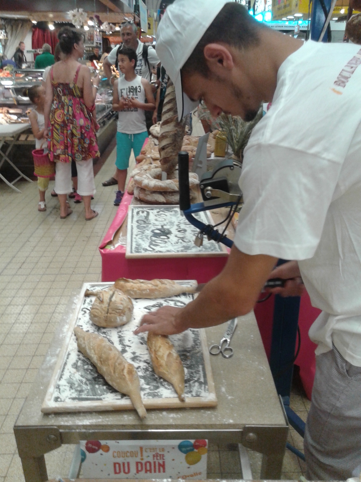 les_halles_de_narbonne_animation_pain_boulangers_boulangerie_epi-d-or_14_mai_2015-21