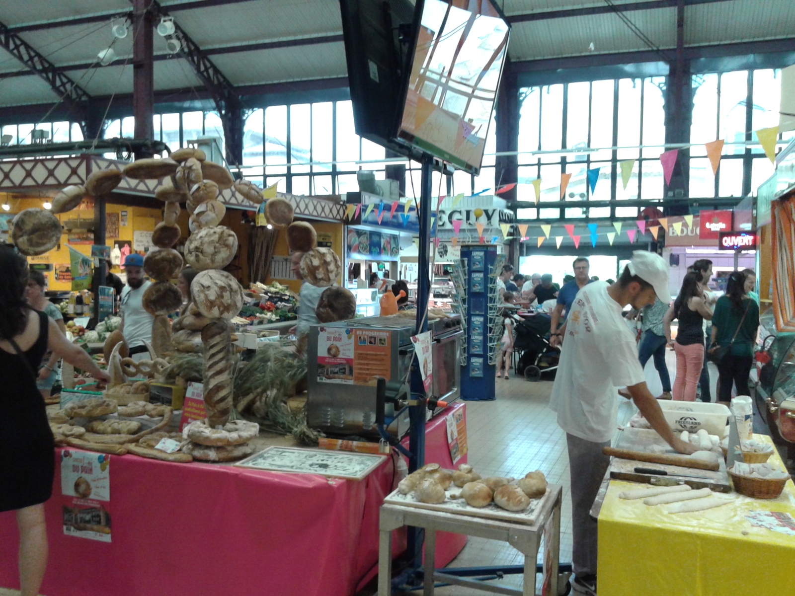 les_halles_de_narbonne_animation_pain_boulangers_boulangerie_epi-d-or_14_mai_2015-28