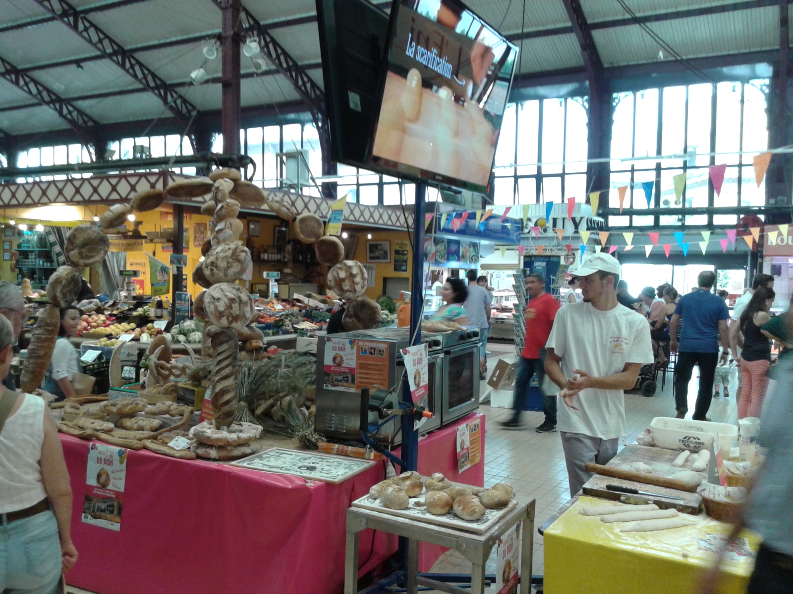 les_halles_de_narbonne_animation_pain_boulangers_boulangerie_epi-d-or_14_mai_2015-29